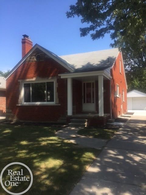 1830 Newcastle Road Grosse Pointe Woods, MI 48236 - Photo 1 of 27