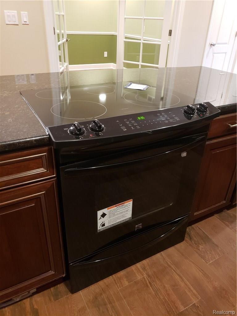 7665 Clintonville Road Clarkston, MI 48348 - Photo 4 of 28 new stove.jpg