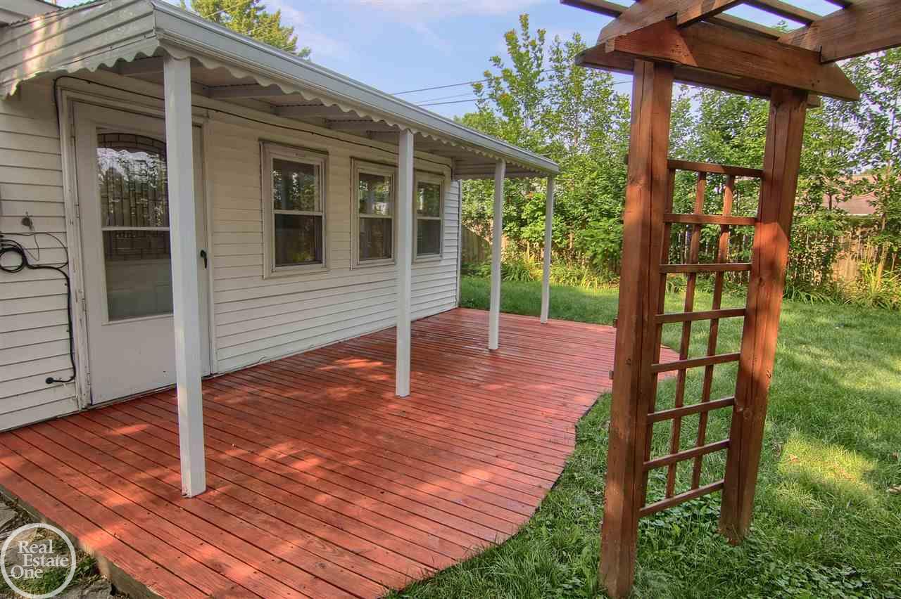 4212 West Webster Road Royal Oak, MI 48073 - Photo 6 of 32 31389649-5.JPG