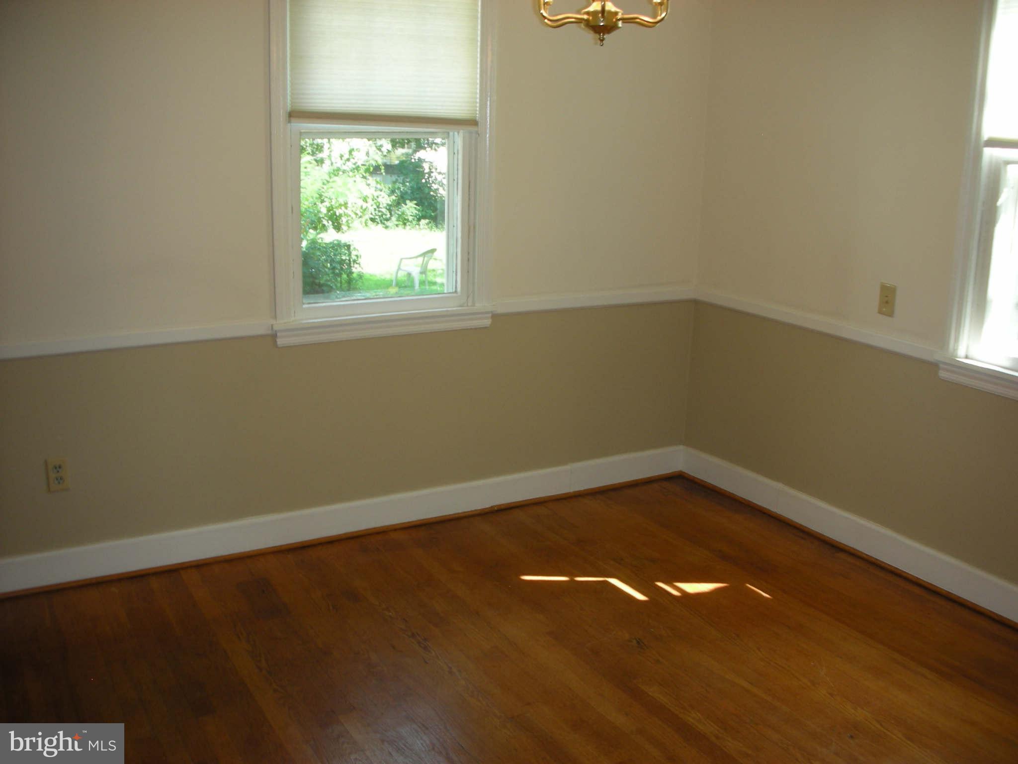 6711 Poplar Road Suitland, MD 20746 - Photo 12 of 20 Dining Room