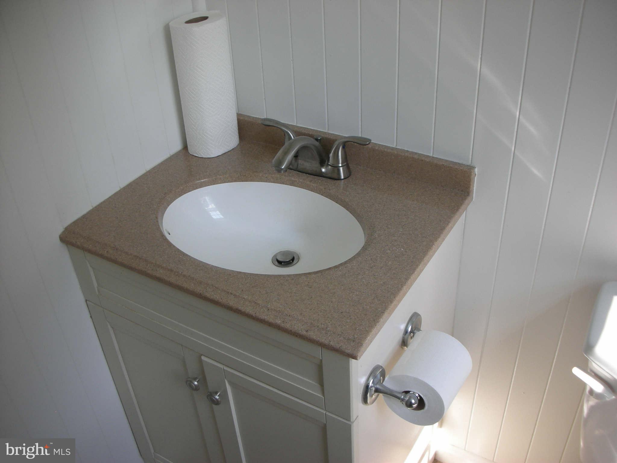 6711 Poplar Road Suitland, MD 20746 - Photo 16 of 20 Bath
