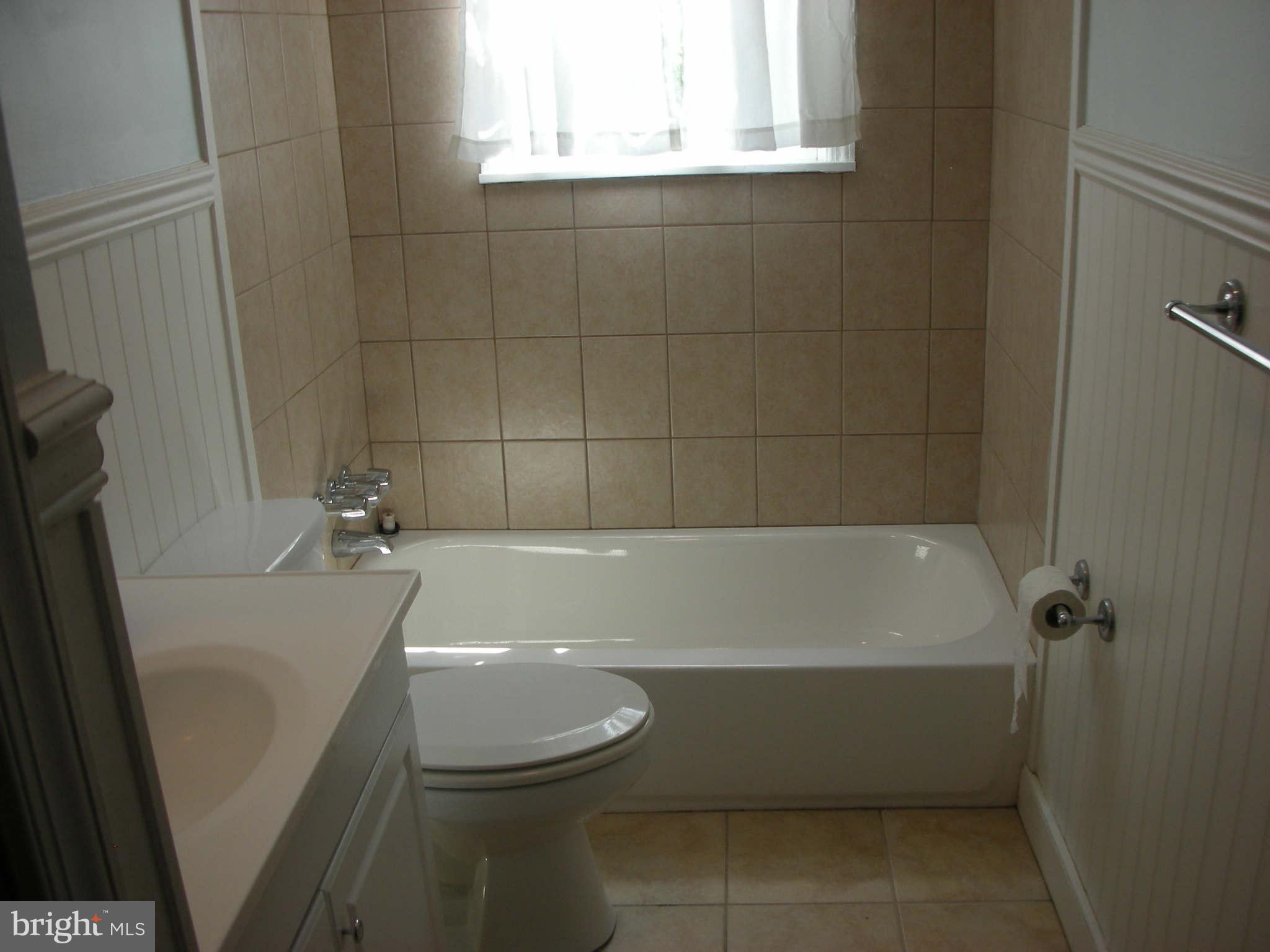 6711 Poplar Road Suitland, MD 20746 - Photo 9 of 20 Bath