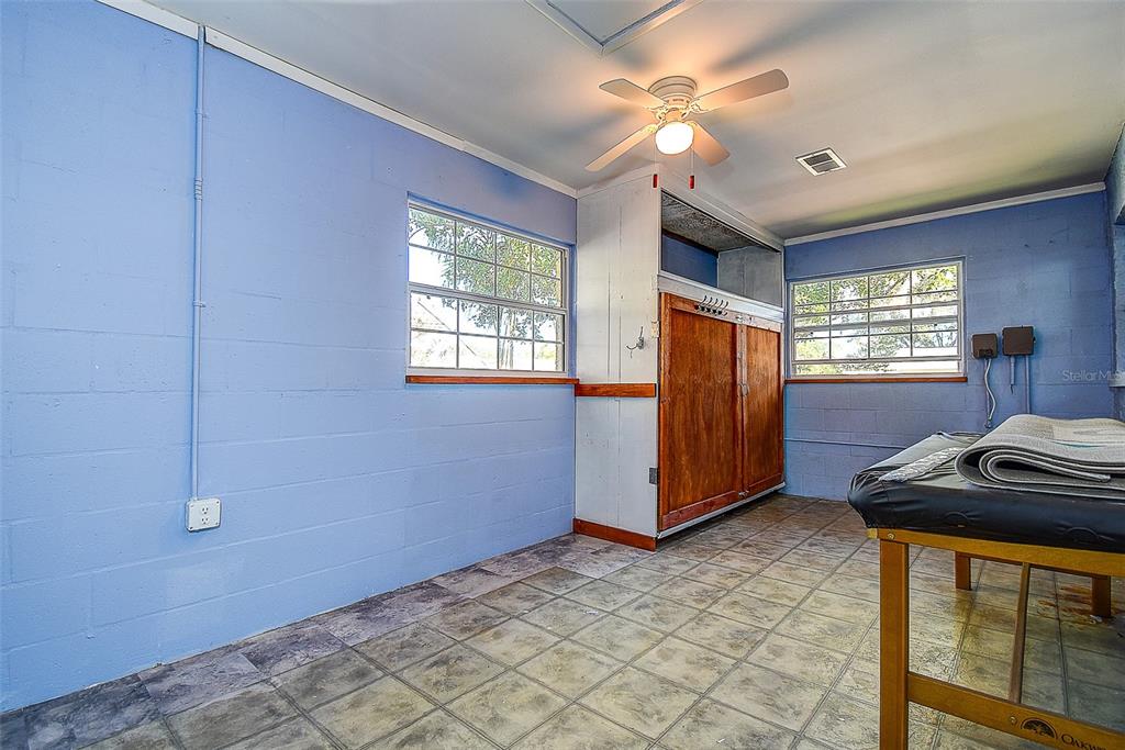 808 Helmsman Way Palm Harbor, FL 34685 - Photo 16 of 27 a view of a livingroom with furniture