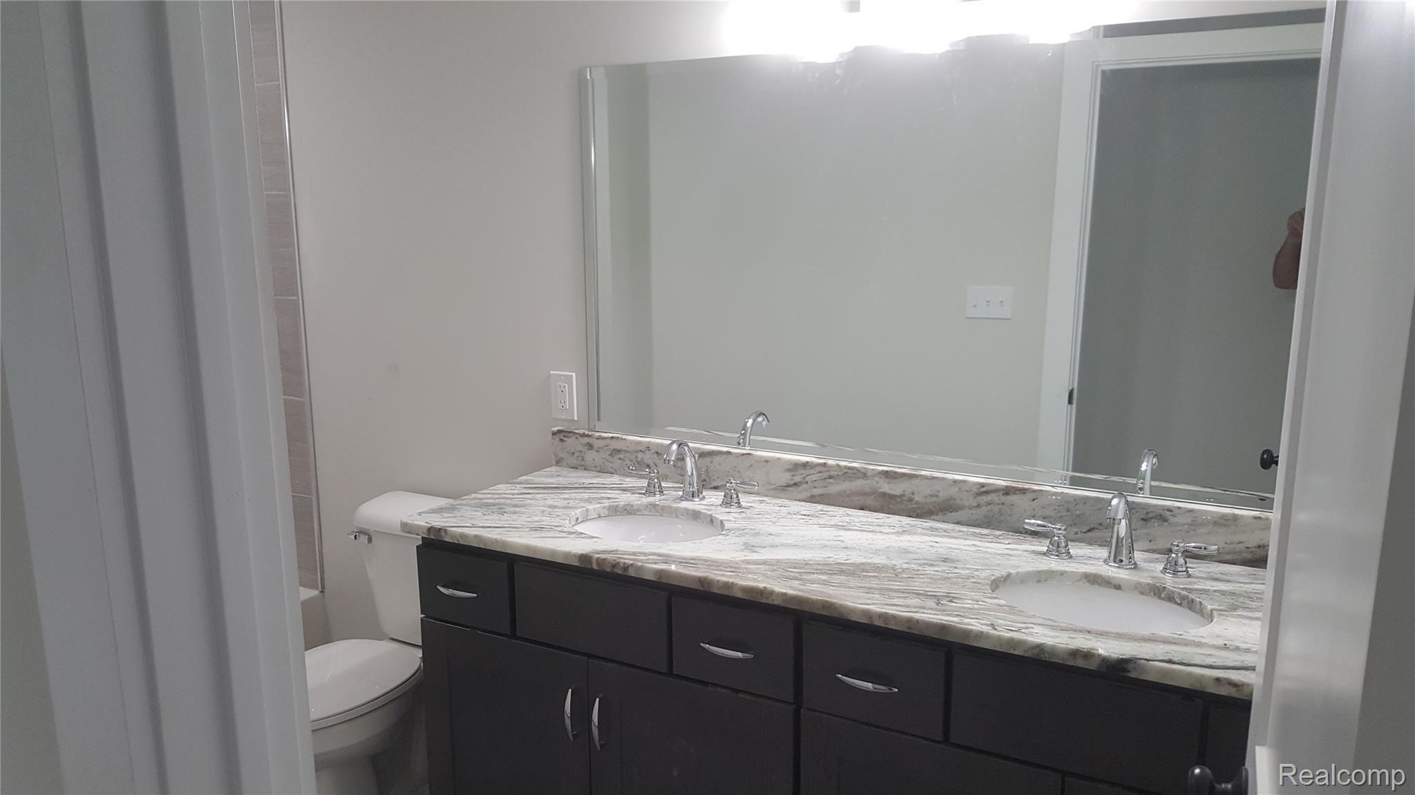 4115 Kent Road Royal Oak, MI 48073 - Photo 16 of 23 20190810_120355.jpg