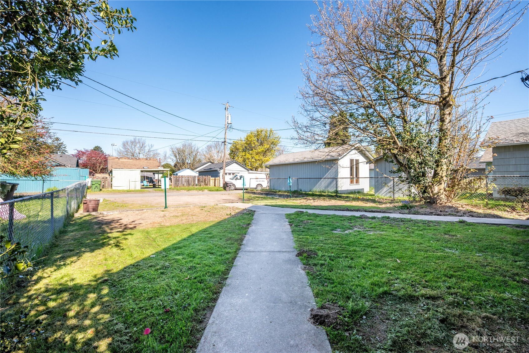 285 20th Avenue Longview, WA 98632 - Photo 33 of 37 a view of swimming pool with sitting area