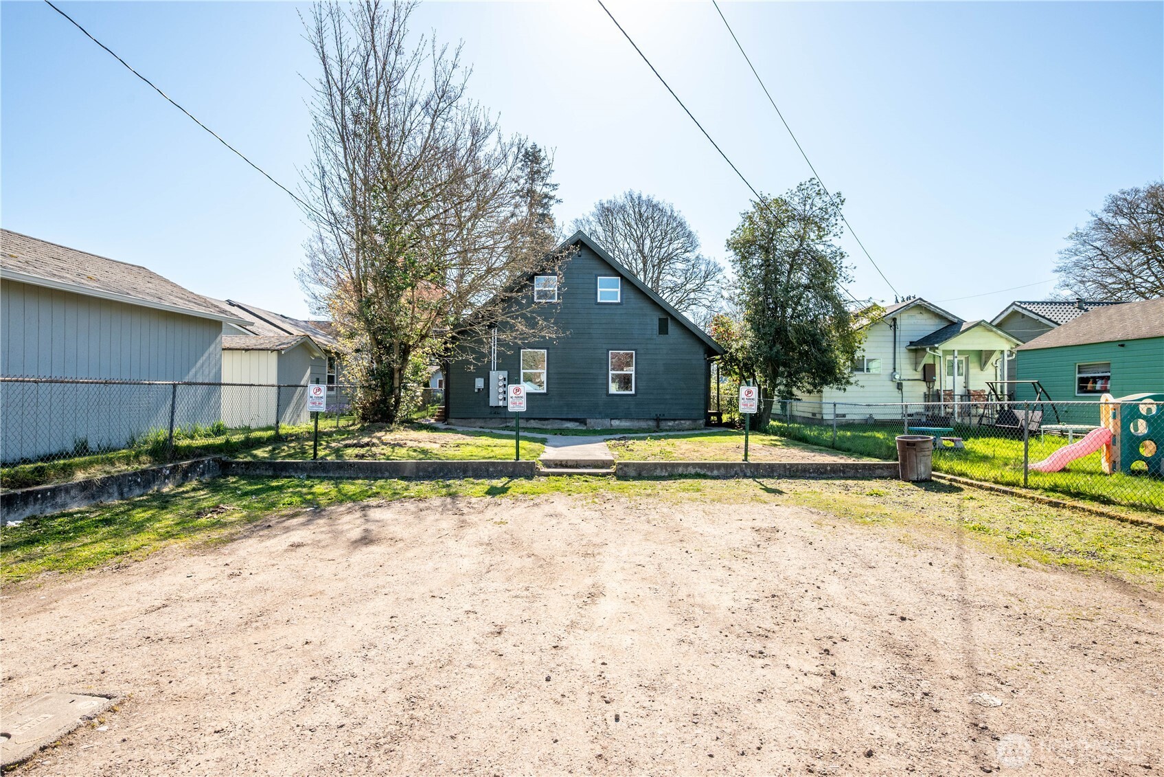 285 20th Avenue Longview, WA 98632 - Photo 34 of 37 a view of swimming pool in front of house
