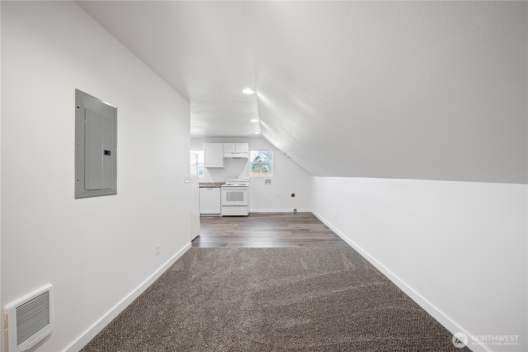 285 20th Avenue Longview, WA 98632 - Photo 4 of 37