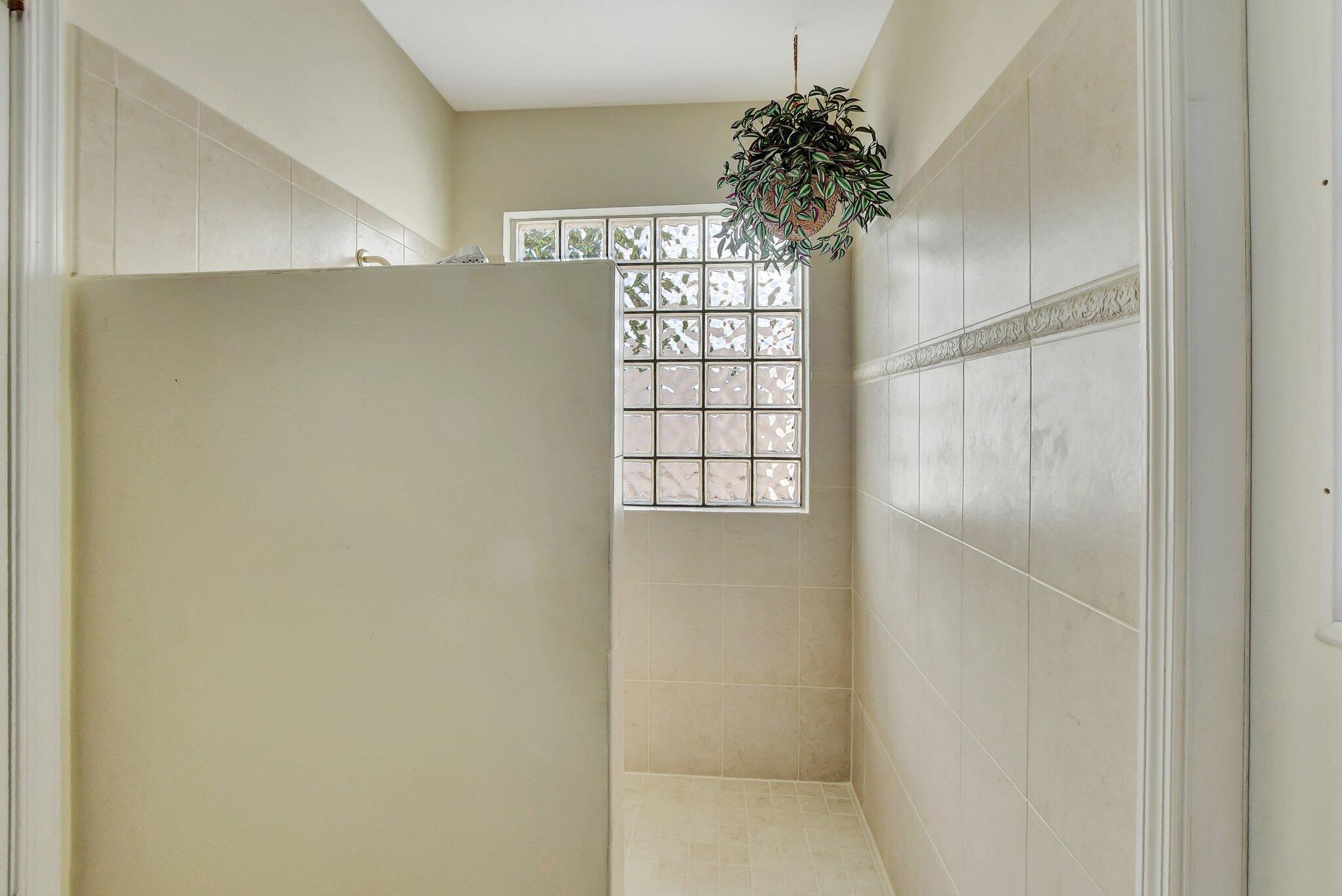 20951 Chisolm Way Boca Raton, FL 33428 - Photo 29 of 52 Large Primary Shower w/ Cabana Access