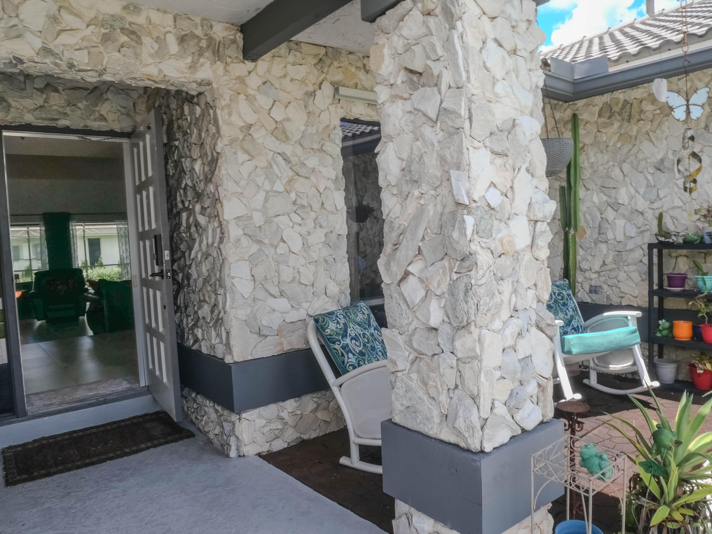 20951 Chisolm Way Boca Raton, FL 33428 - Photo 4 of 52 Elegant Stone Entry
