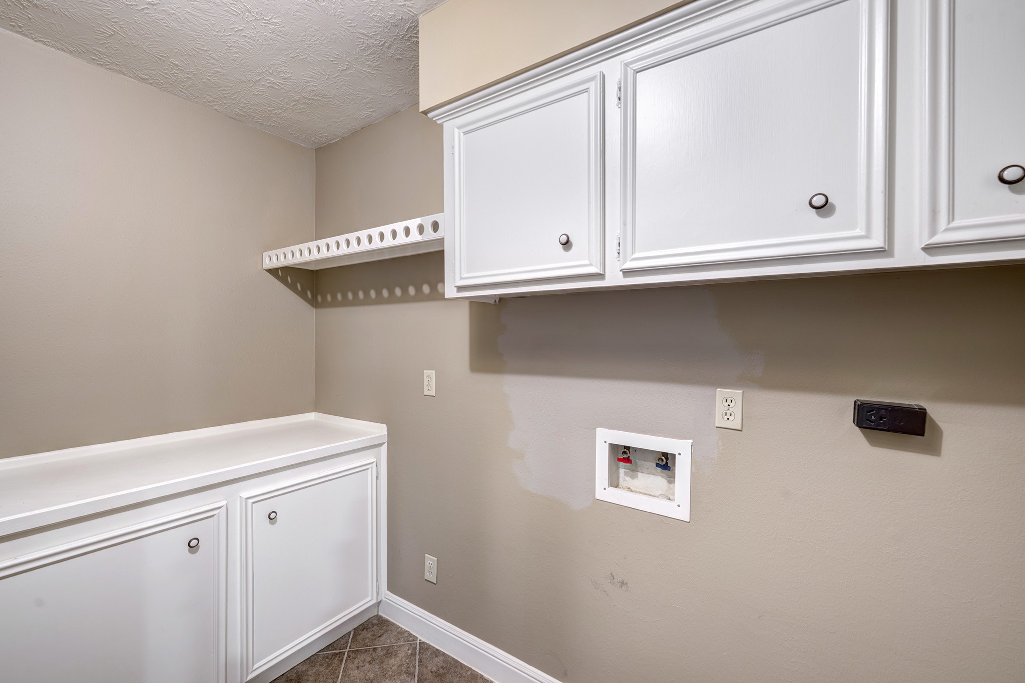 6623 Ampton Drive Spring, TX 77379 - Photo 12 of 26 a view of cabinets