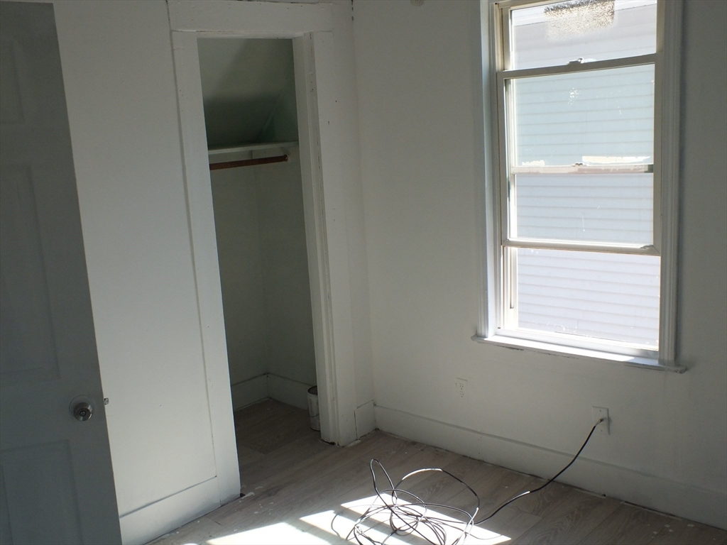 241 Tyler Street Springfield, MA 01109 - Photo 17 of 23
