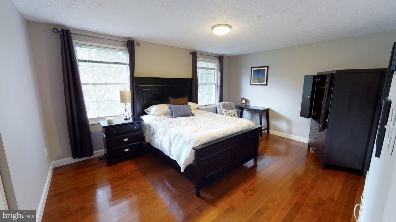 6113 Covered Bridge Road Burke, VA 22015 - Photo 22 of 26 Bedroom