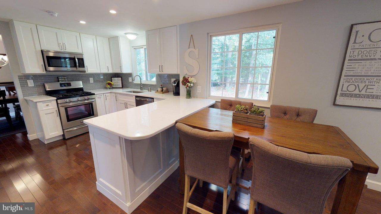 6113 Covered Bridge Road Burke, VA 22015 - Photo 4 of 26 Kitchen