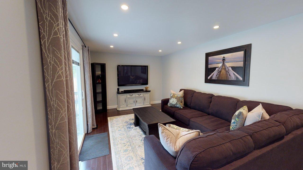 6113 Covered Bridge Road Burke, VA 22015 - Photo 8 of 26 Family Room
