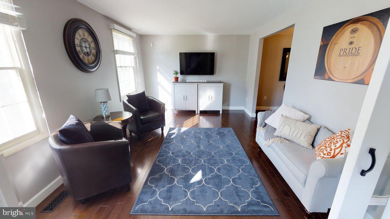 6113 Covered Bridge Road Burke, VA 22015 - Photo 10 of 26 Living Room