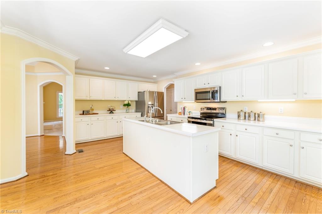 4702 Tower Road Greensboro, NC 27410 - Photo 8 of 32 Gallery Image 8