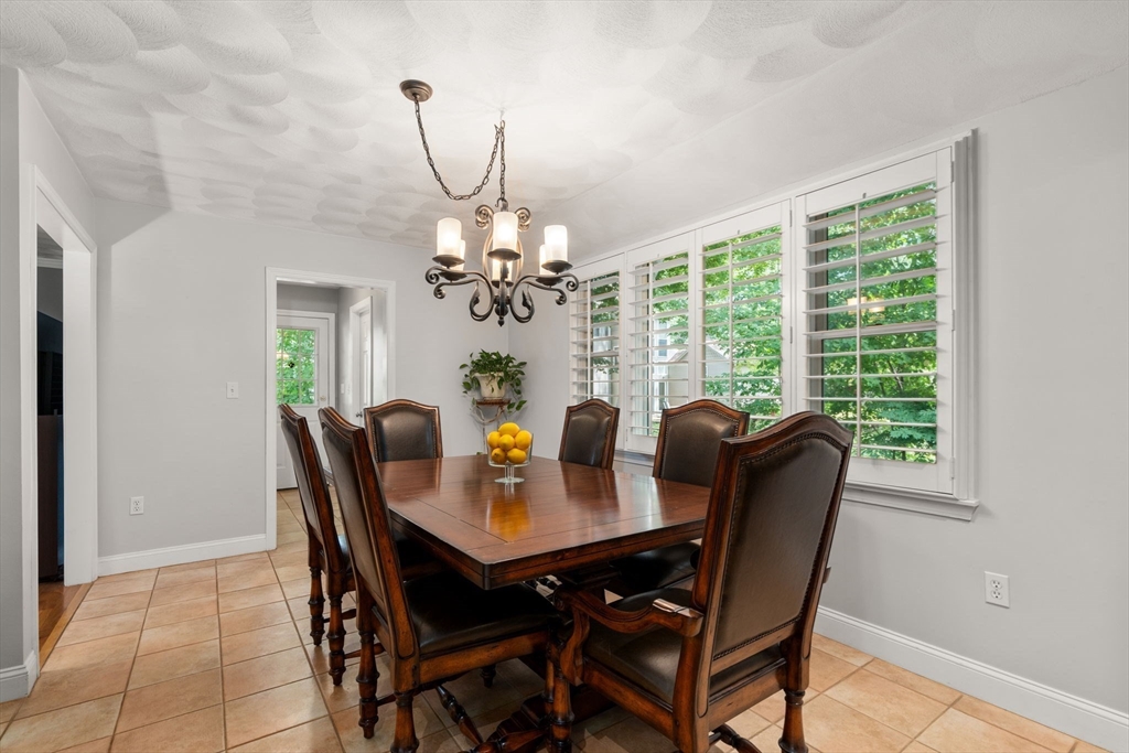 15 Island Road Lynnfield, MA 01940 - Photo 9 of 35 Gallery Image 9