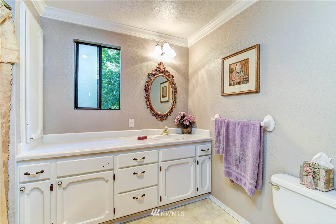22127 49th Avenue Southeast Bothell, WA 98021 - Photo 11 of 25
