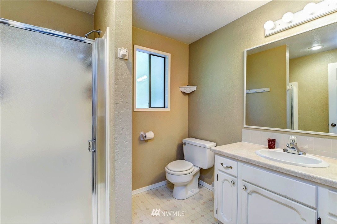 22127 49th Avenue Southeast Bothell, WA 98021 - Photo 13 of 25