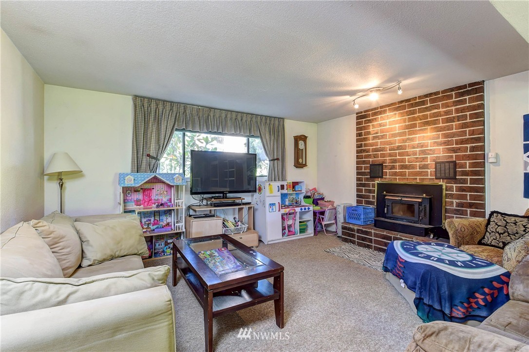 22127 49th Avenue Southeast Bothell, WA 98021 - Photo 15 of 25
