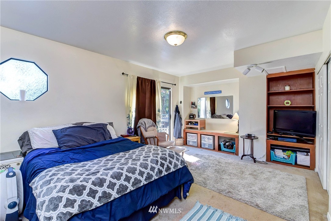 22127 49th Avenue Southeast Bothell, WA 98021 - Photo 19 of 25