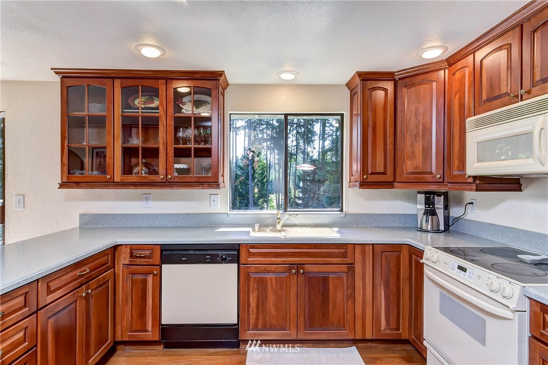 22127 49th Avenue Southeast Bothell, WA 98021 - Photo 7 of 25