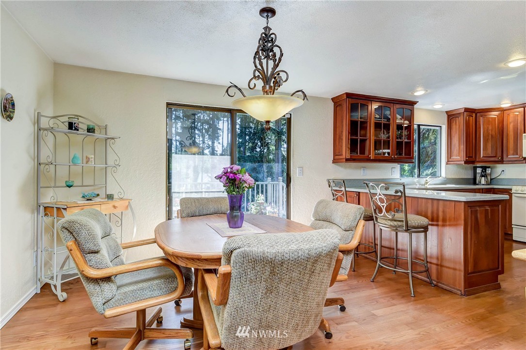 22127 49th Avenue Southeast Bothell, WA 98021 - Photo 8 of 25