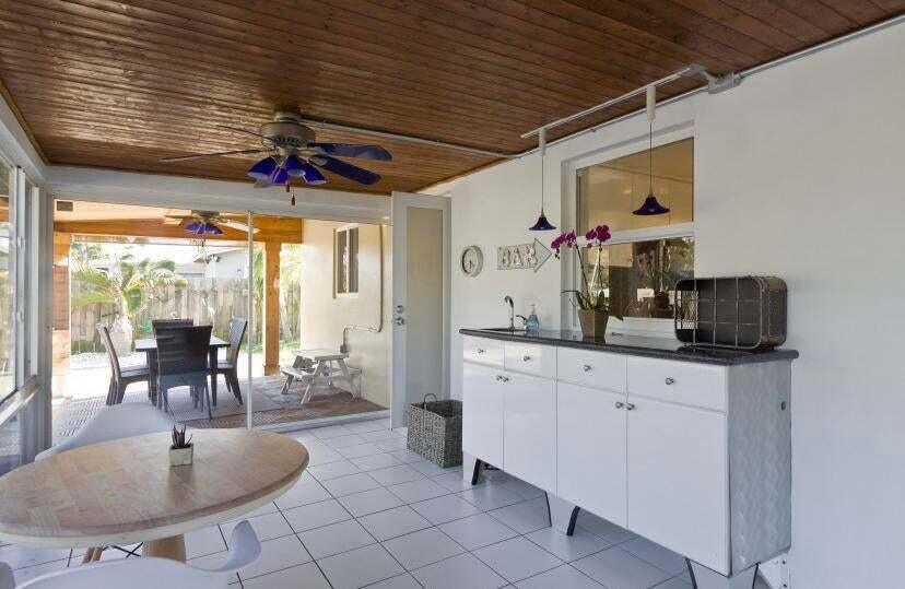 1224 Southwest 16th Avenue Boca Raton, FL 33486 - Photo 15 of 48 Florida/Sunroom 2