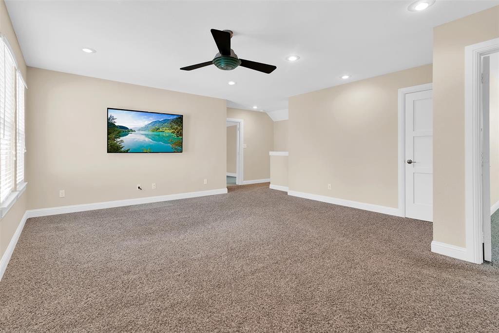 9783 Broken Bow Road Dallas, TX 75238 - Photo 22 of 39 2nd floor living room