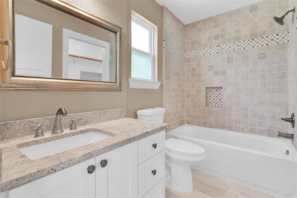 9783 Broken Bow Road Dallas, TX 75238 - Photo 26 of 39 Bathroom 2