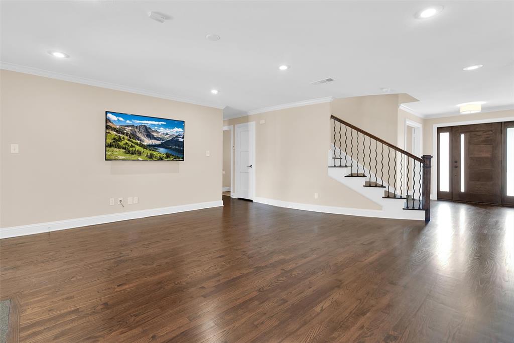 9783 Broken Bow Road Dallas, TX 75238 - Photo 6 of 39