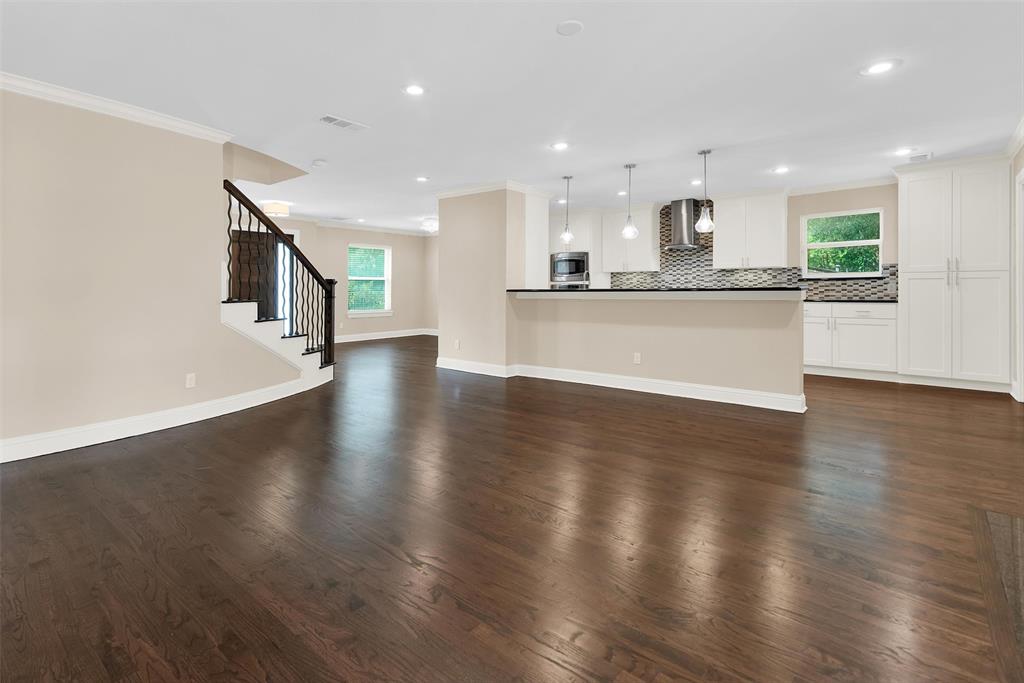 9783 Broken Bow Road Dallas, TX 75238 - Photo 8 of 39