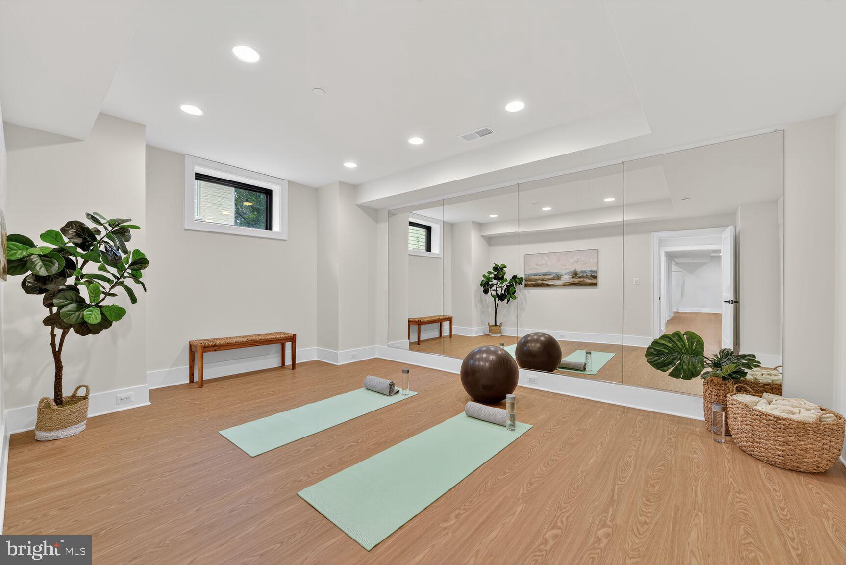 4812 Chevy Chase Boulevard Chevy Chase, MD 20815 - Photo 27 of 32 Mirrored Exercise Studio