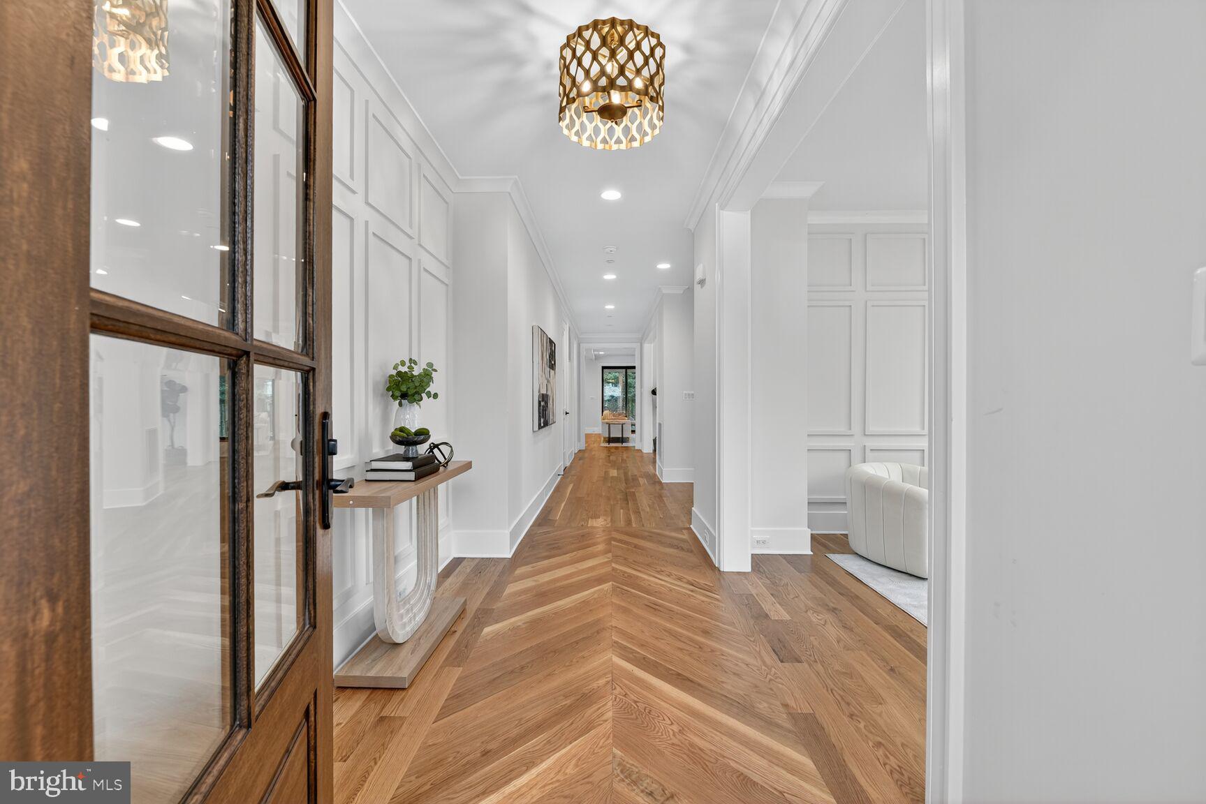 4812 Chevy Chase Boulevard Chevy Chase, MD 20815 - Photo 4 of 32 White Oak Herringbone inlay design