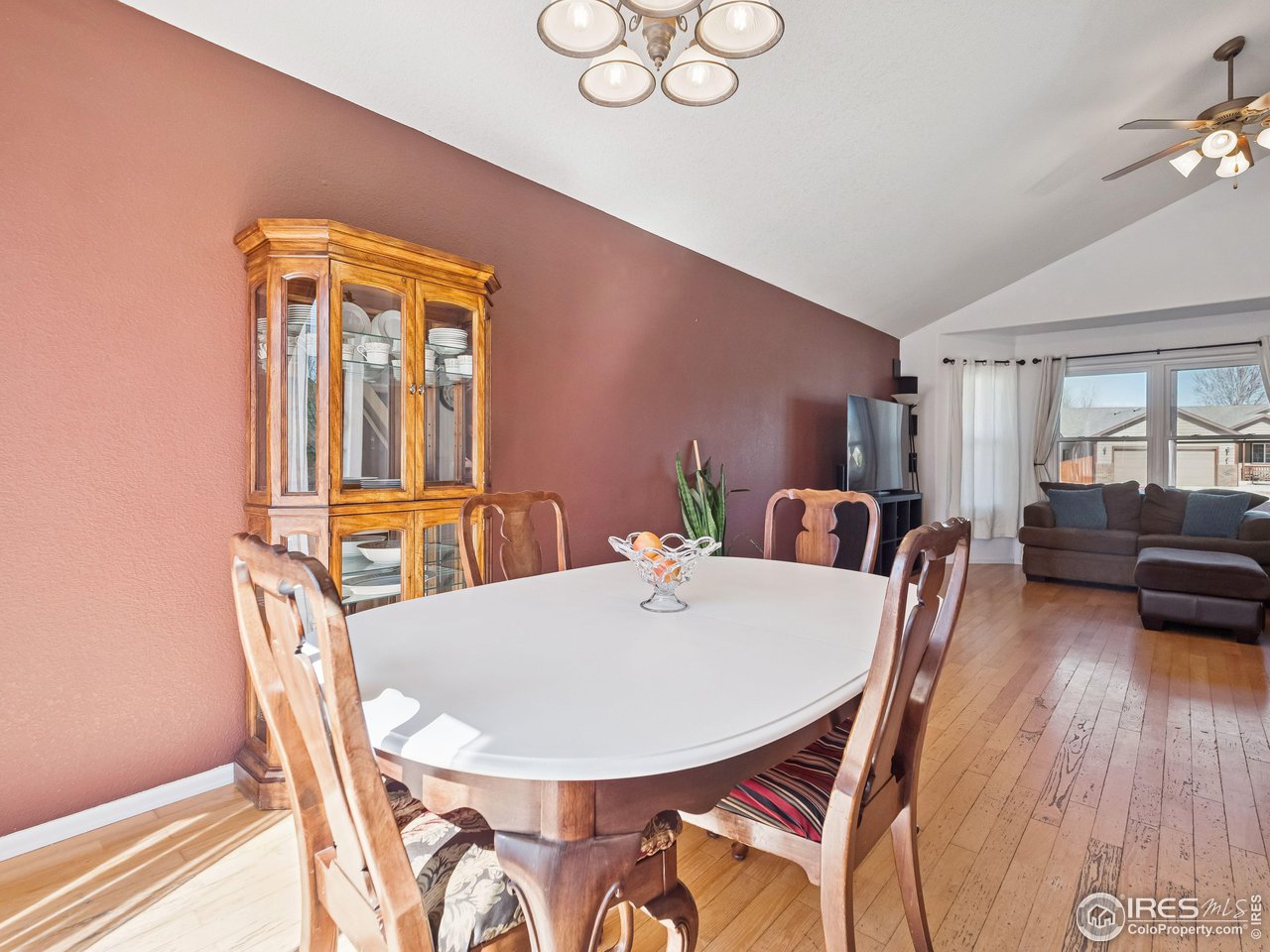 Enjoy dinners in the disignated dinign area, opening up to living room, great for entertaining