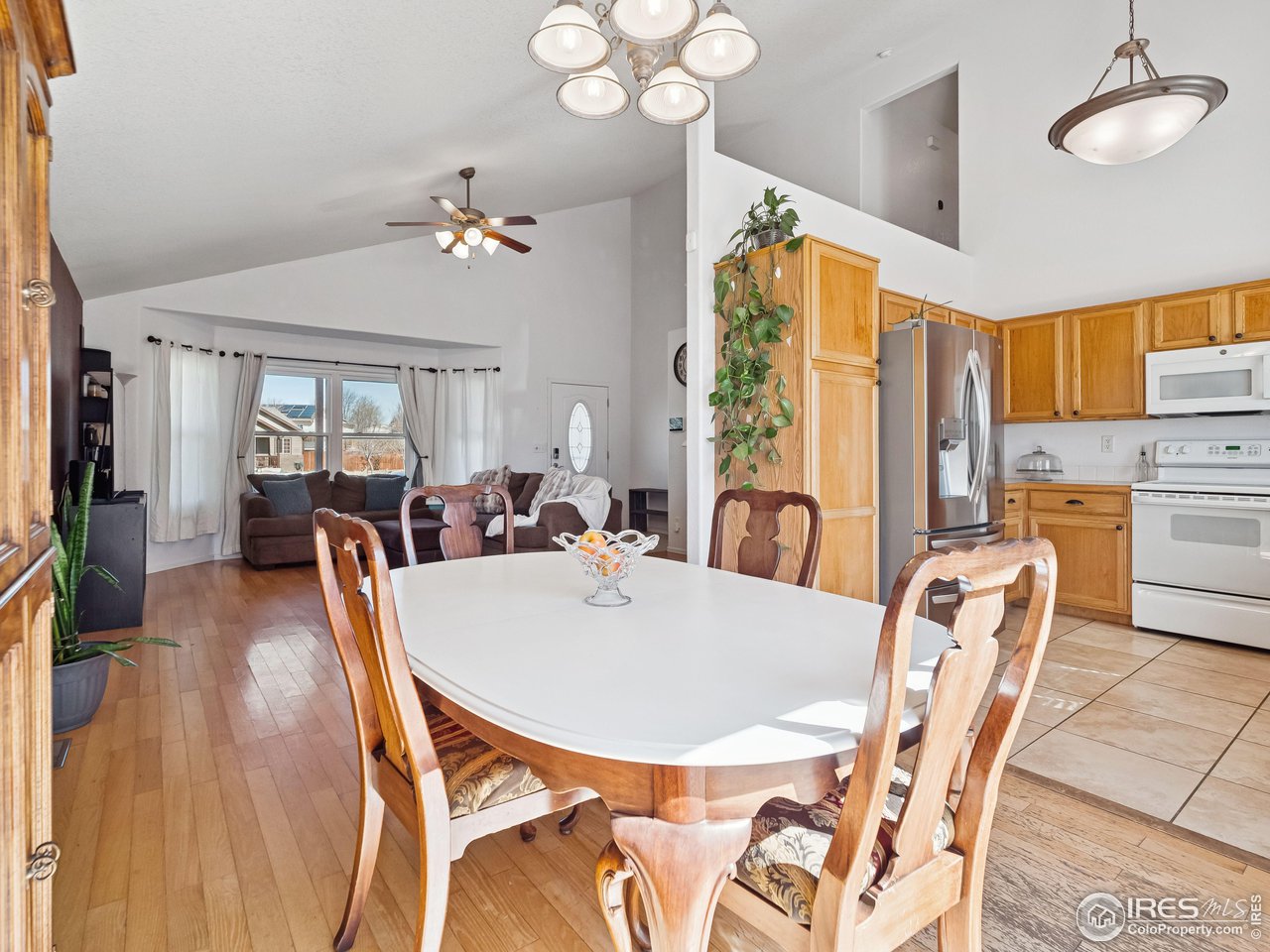 high ceilings bring lots of natural light flow