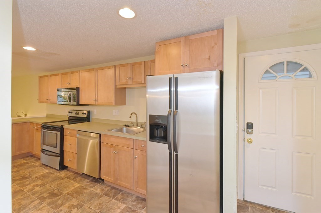 2 Oden Avenue, Unit 7 Worcester, MA 01604 - Photo 3 of 39