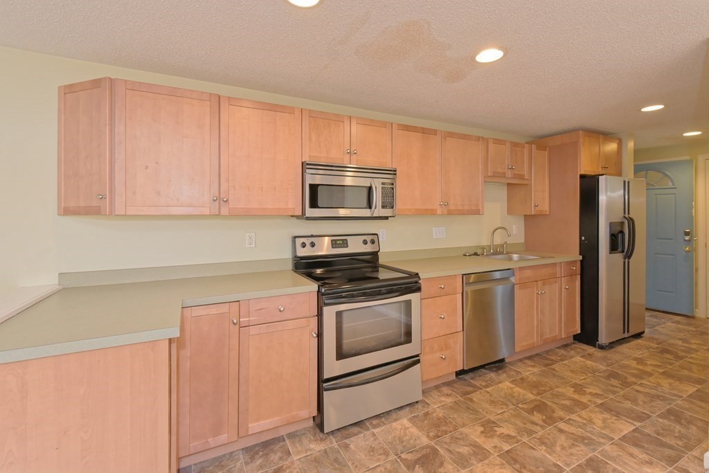 2 Oden Avenue, Unit 7 Worcester, MA 01604 - Photo 7 of 39