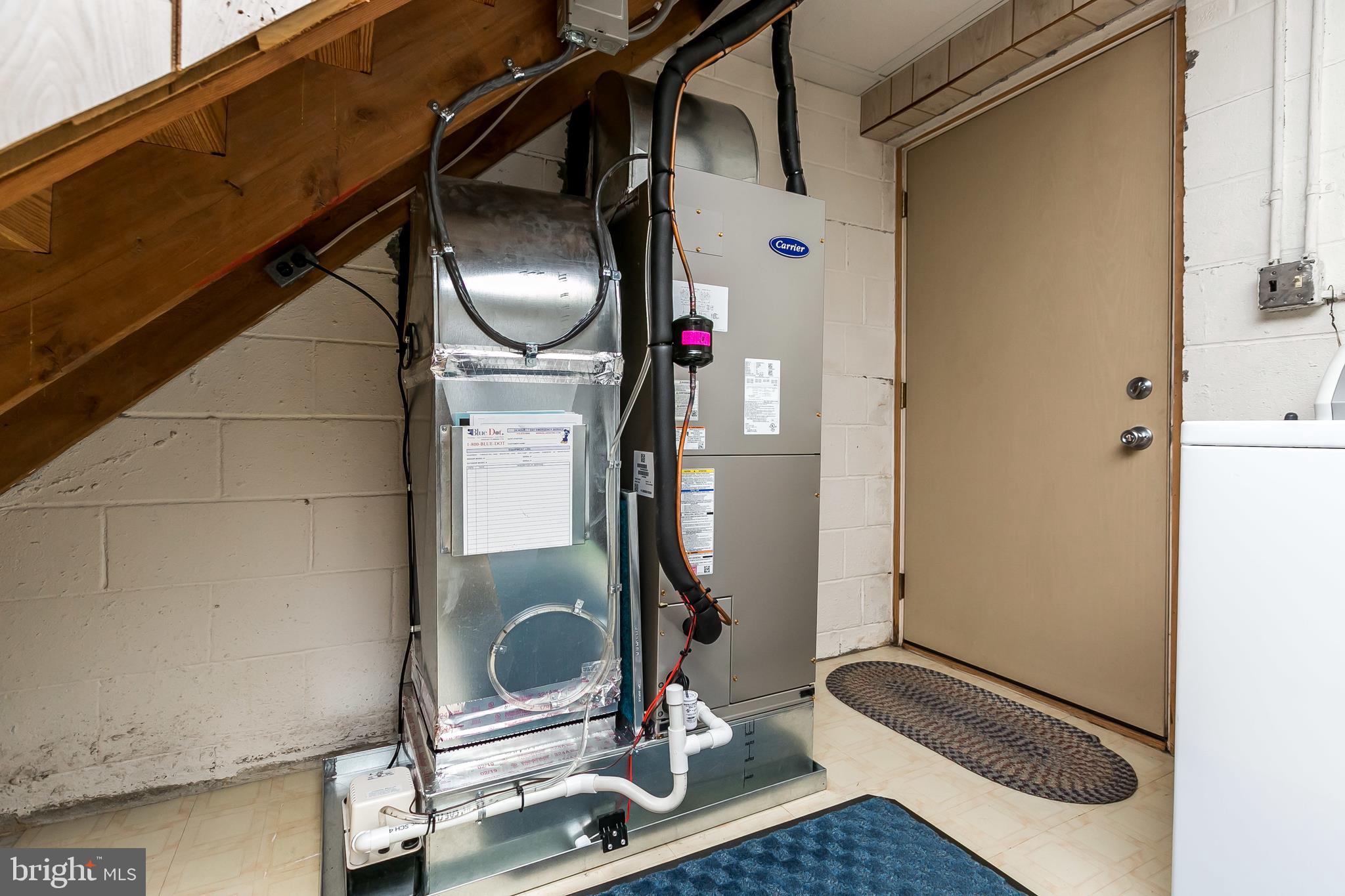 2507 Maple Road Baltimore, MD 21219 - Photo 24 of 29 a room with gym equipment