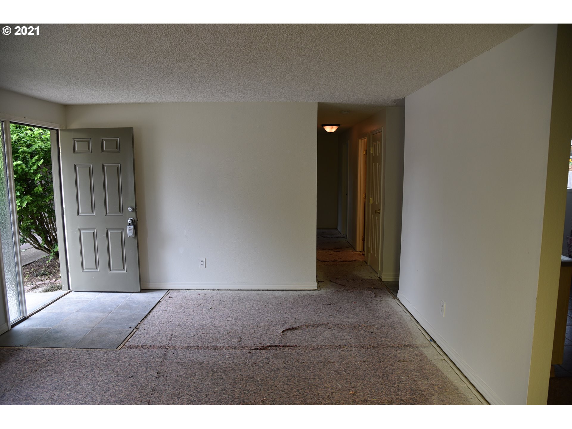 12035 Southwest Cheshire Road Beaverton, OR 97008 - Photo 14 of 16 Gallery Image 14