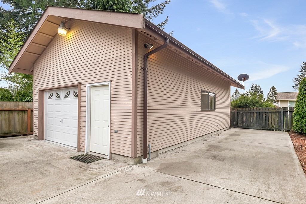 4609 Northeast 24th Street Renton, WA 98059 - Photo 19 of 22 Gallery Image 19