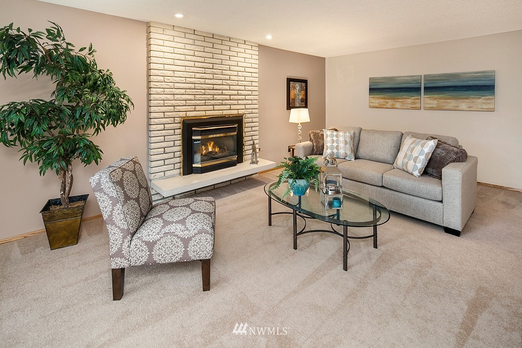 4609 Northeast 24th Street Renton, WA 98059 - Photo 3 of 22 Gallery Image 3