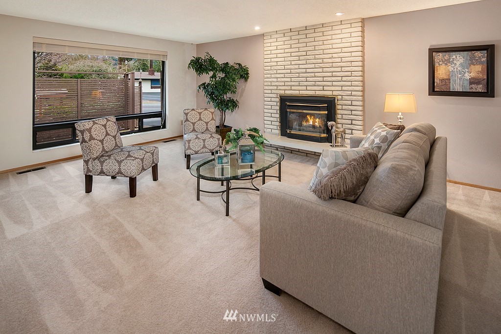 4609 Northeast 24th Street Renton, WA 98059 - Photo 4 of 22 Gallery Image 4
