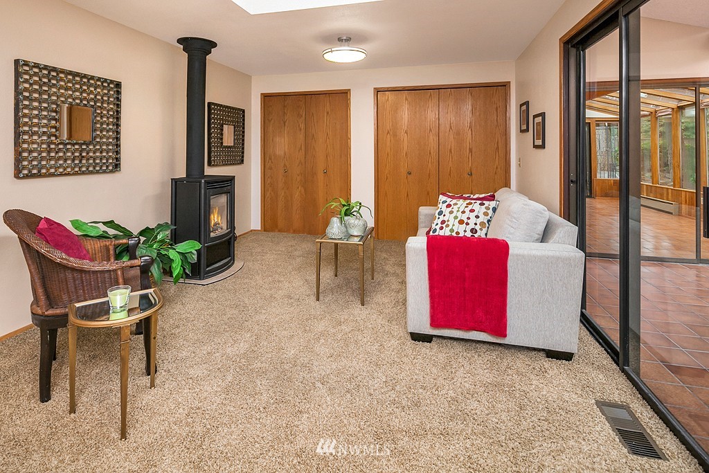 4609 Northeast 24th Street Renton, WA 98059 - Photo 6 of 22 Gallery Image 6