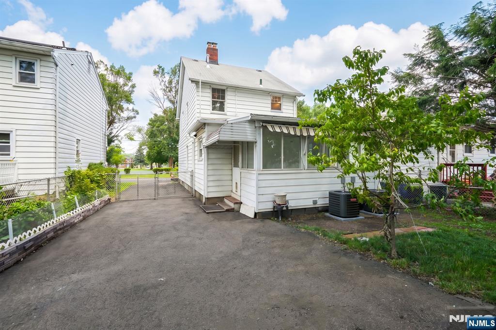 21 Morris Road Clifton, NJ 07012 - Photo 28 of 36