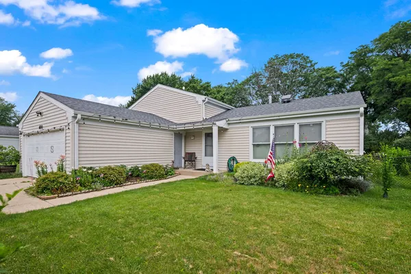 $515,000 | 600 Thompson Boulevard, Buffalo Grove, IL 60089
