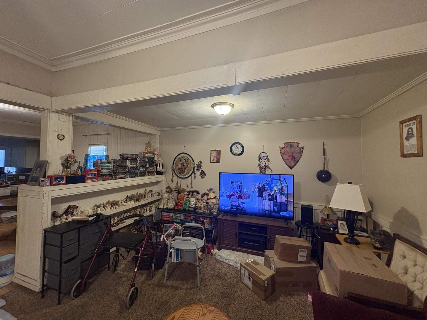 1615 West Chestnut Street Marion, IL 62959 - Photo 4 of 18 a living room with furniture and a flat screen tv