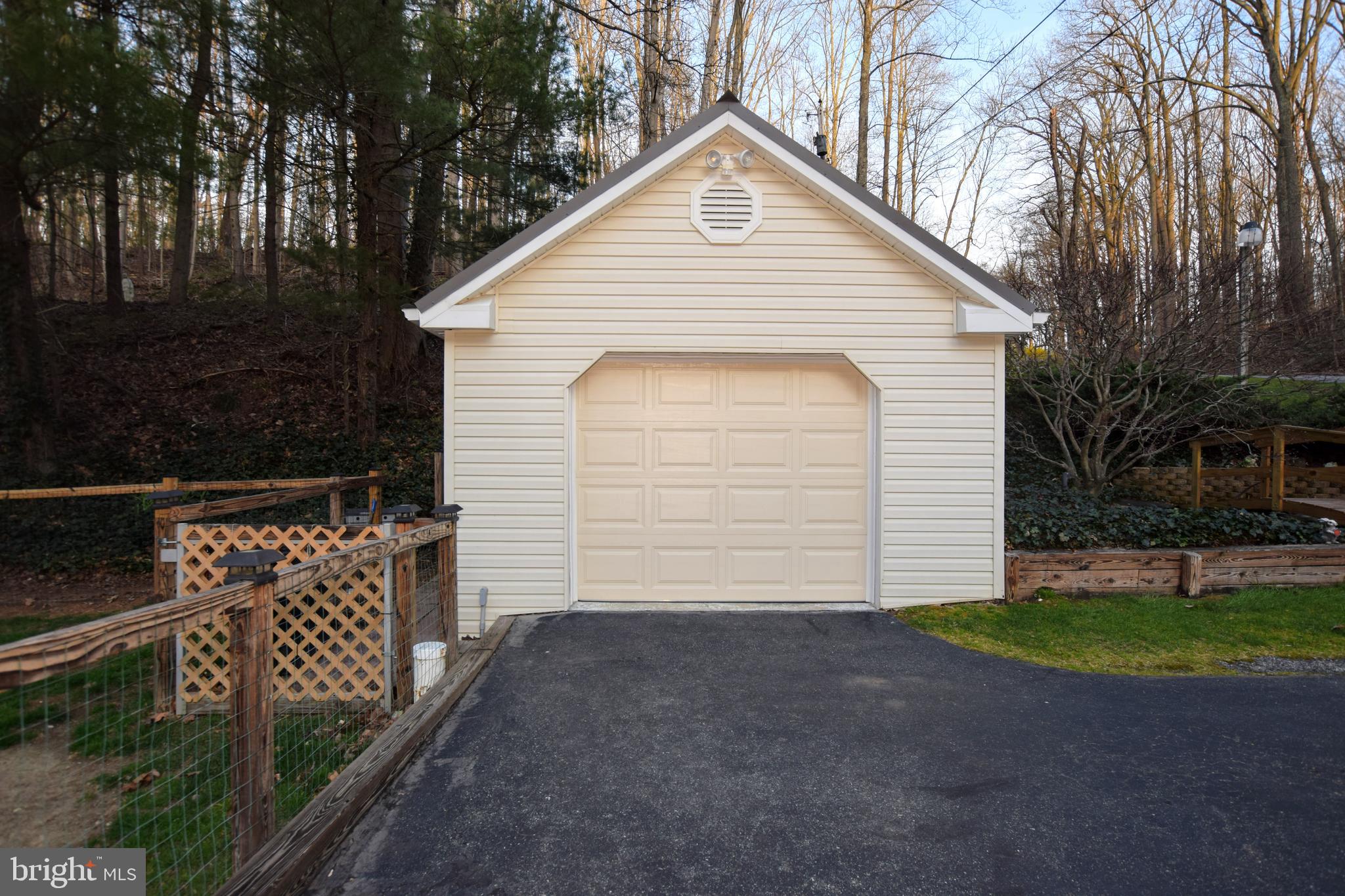 3241 Rocks Chrome Hill Road Jarrettsville, MD 21084 - Photo 32 of 42 1 Car Garage