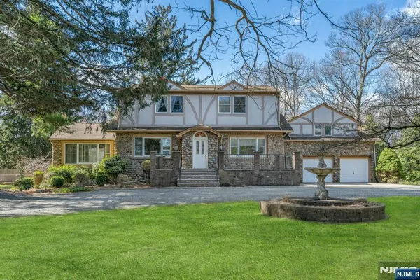 $1,125,000 | 506 Ewing Avenue, Franklin Lakes, NJ 07417