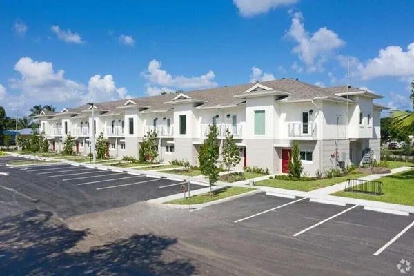 $2,750 | 3884 Melaleuca Lane, Unit 210, Lake Worth Beach, FL 33461
